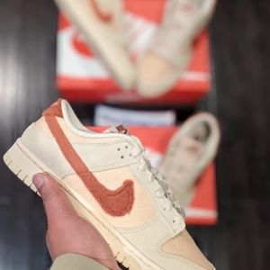 Never worn didn’t like in person one order came in